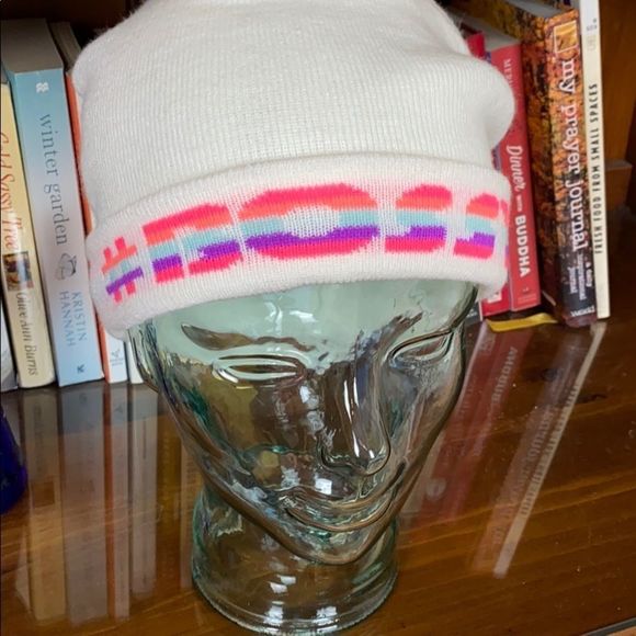 The Children’s Place winter hat - Picture 2 of 6
